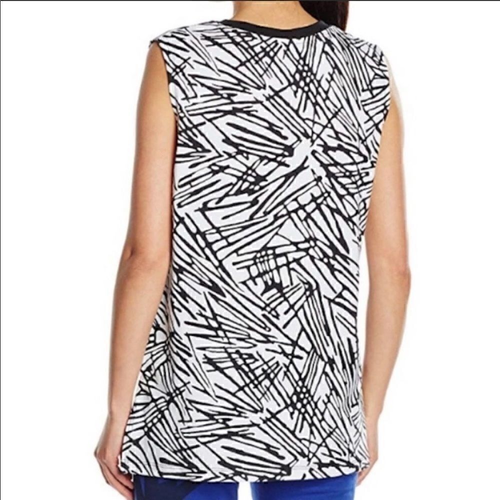 Nike Abstract Printed Muscle Tank Top - Size Small - Picture 7 of 7